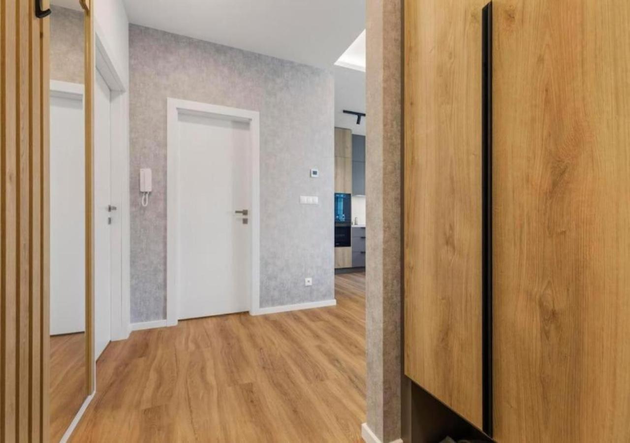 Modern Near Train Station With Balcony #7 *